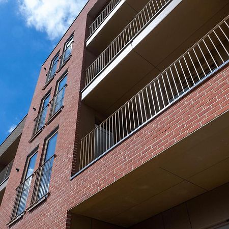 Modern Apartments With Balcony In Merton Near Wimbledon By Sojo Stay Mitcham Ngoại thất bức ảnh