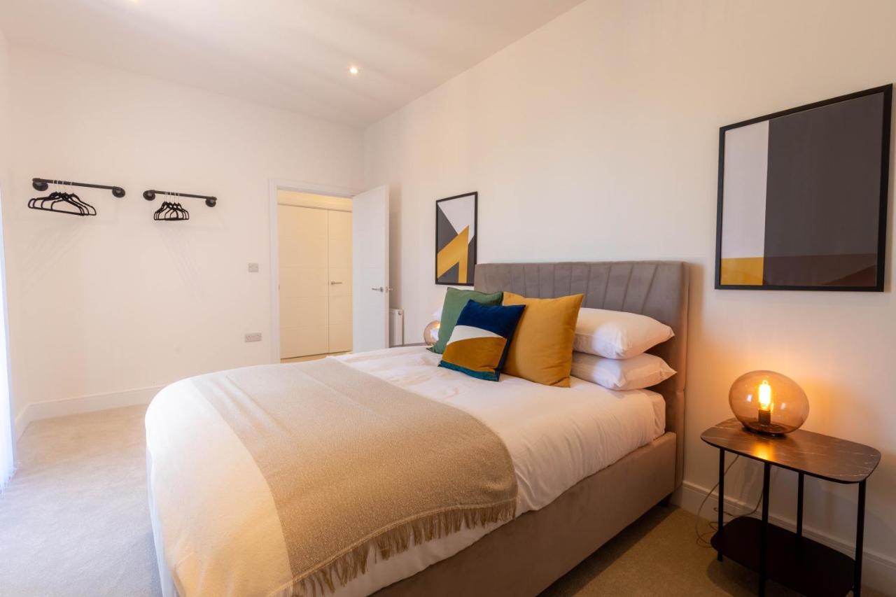 Modern Apartments With Balcony In Merton Near Wimbledon By Sojo Stay Mitcham Ngoại thất bức ảnh