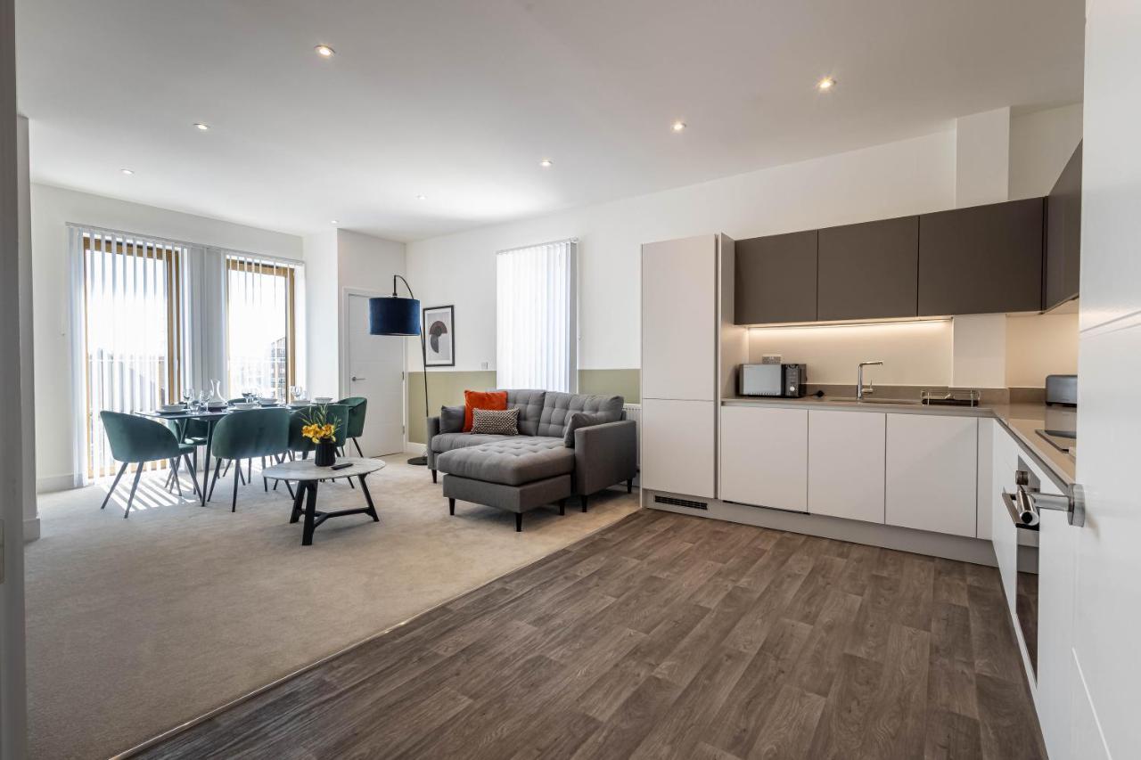 Modern Apartments With Balcony In Merton Near Wimbledon By Sojo Stay Mitcham Ngoại thất bức ảnh