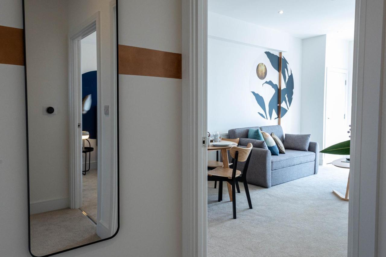 Modern Apartments With Balcony In Merton Near Wimbledon By Sojo Stay Mitcham Ngoại thất bức ảnh