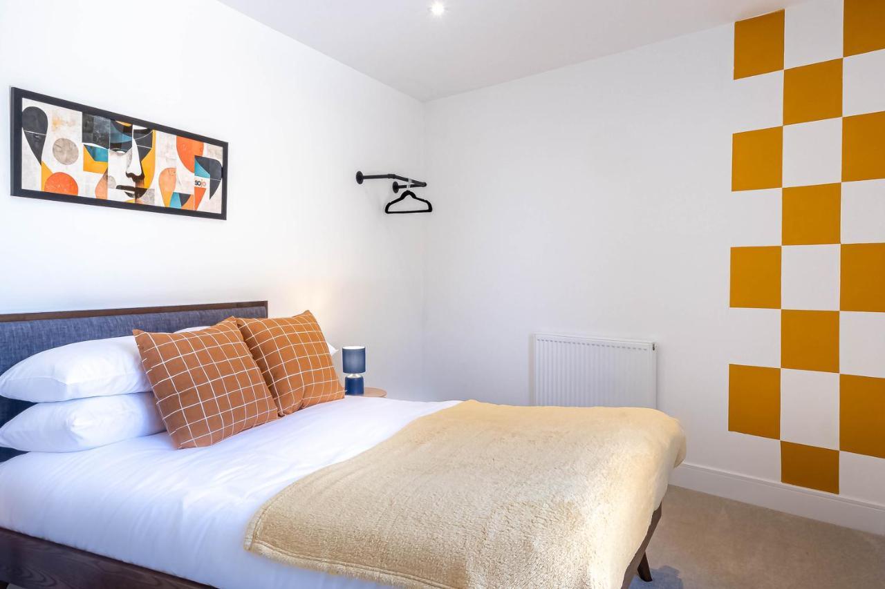 Modern Apartments With Balcony In Merton Near Wimbledon By Sojo Stay Mitcham Ngoại thất bức ảnh