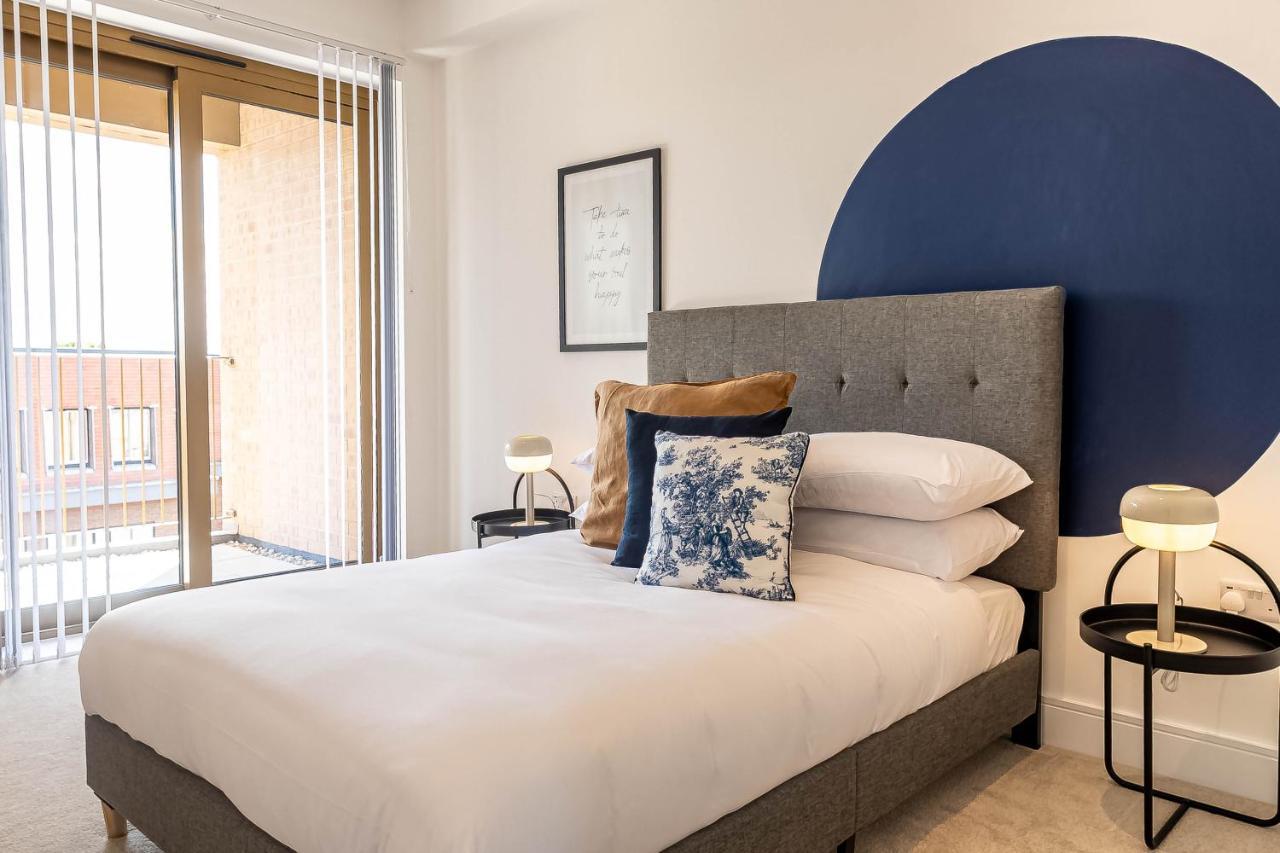 Modern Apartments With Balcony In Merton Near Wimbledon By Sojo Stay Mitcham Ngoại thất bức ảnh