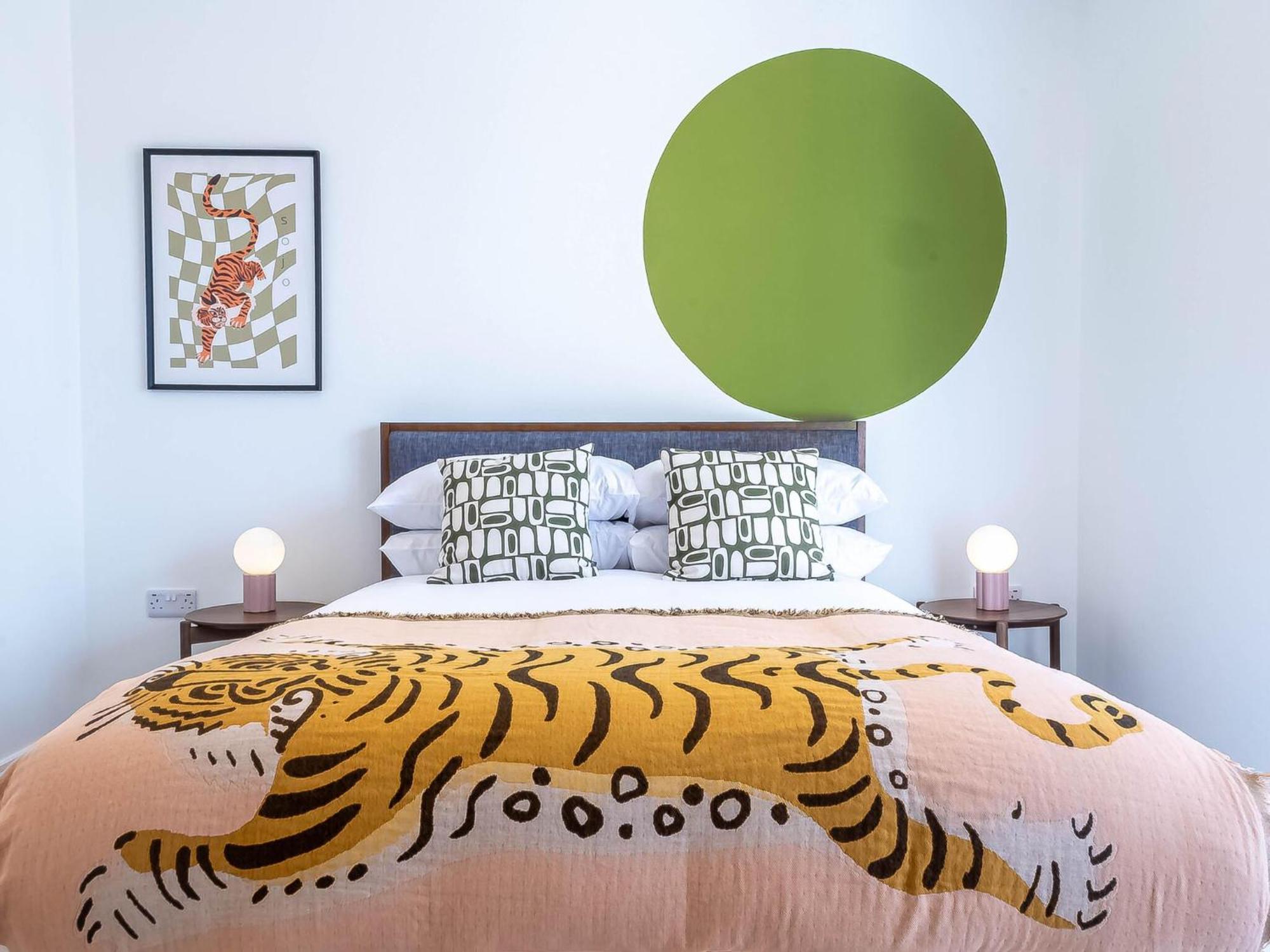 Modern Apartments With Balcony In Merton Near Wimbledon By Sojo Stay Mitcham Ngoại thất bức ảnh