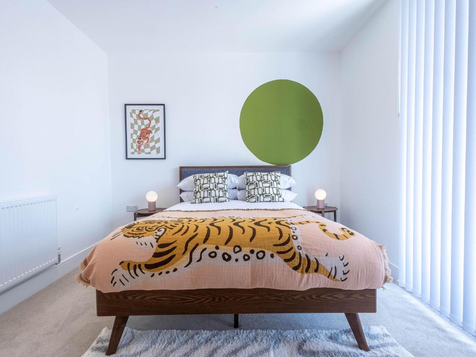 Modern Apartments With Balcony In Merton Near Wimbledon By Sojo Stay Mitcham Ngoại thất bức ảnh